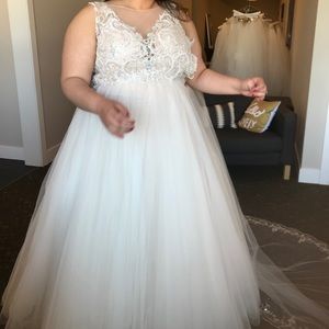 Wtoo Naomi plus size wedding dress